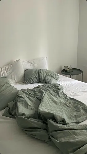Спокойные Обои на телефон кровать с одеялом