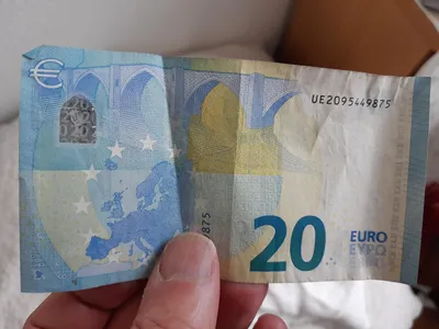 Із 25 листопада цього року Європейський центральний банк ввів в обіг нову  купюру номіналом 20 євро — Гроші