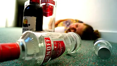 Фейк: «Алкоголь происходит от арабского слова, которое означает «дух,  пожирающий тело» - StopFake!