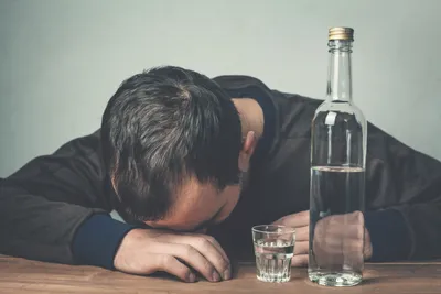 Алкоголизм выходного дня: 8 тревожных признаков.