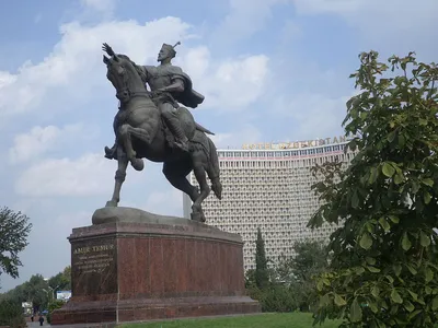 Памятник Эмиру Тимуру (Ташкент) — Википедия