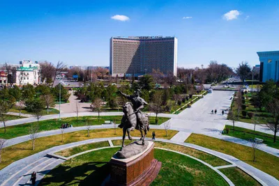 Амира Темура Памятник На Закате В Самарканде, Узбекистан Фотография,  картинки, изображения и сток-фотография без роялти. Image 45898608