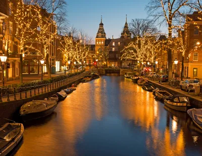 Дом, который приплыл и остался... Как в Амстердаме живут на реке в плавучих  домах. То, что было ради дешевизны, стало трендом | RЯБИНИН |  ФОТОПУТЕШЕСТВИЯ | Дзен