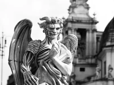 Ангел И Дьявол — стоковые фотографии и другие картинки Ангел - Ангел,  Дьявол, Демон - вымышленный персонаж - iStock