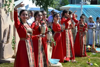 Армянская апостольская церковь — Википедия