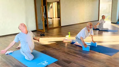 Хатха йога с мастером йоги из ИНДИИ — Студия йоги и развития САДХАНА