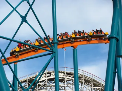 Парк аттракционов Six Flags Magic Mountain в Лос-Анджелесе