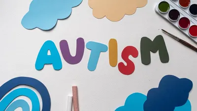 Аутизм: признаки заболевания, причины появления и способы лечение
