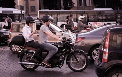 Мотоцикл против автомобиля: 7 причин сказать \"До свидания!\" своему авто |  Интернет-магазин Ekipka.ru