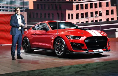 Get Ready for the Last Gas-Engine Ford Mustang—and an EV