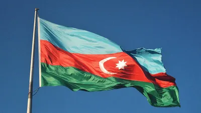 Государственный флаг Азербайджана (70x105 см) с быстрой доставкой по Москве  и всей России от Али Аскерова