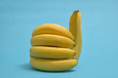 3 банана стоковое фото. изображение насчитывающей изолировано - 42361510