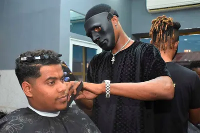 Unknown barber' attracting clients by remaining faceless | Nation