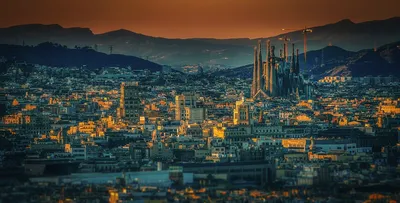 Скачать обои город, размытость, Испания, Барселона, боке, Barcelona, Spain,  ясный день, раздел город в разрешении 1680x1050