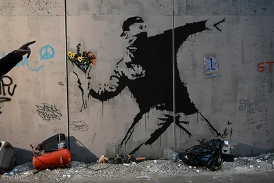 В Англии испортили граффити Бэнкси на стене бывшей тюрьмы — РБК