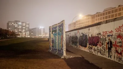Что осталось от Берлинской стены: фотогалерея