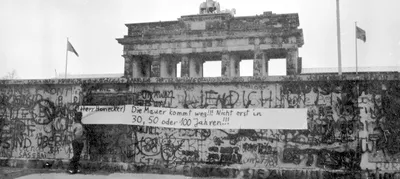 Будто жили в тюрьме»: история строительства и падения Берлинской стены — РБК