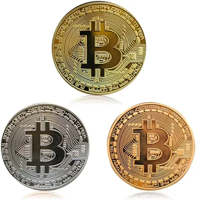 Фронт и задняя часть Bitcoin на фоне стога Coi Стоковое Изображение -  изображение насчитывающей изолят, концепция: 104341371