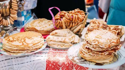 Рецепты блинов на Масленицу: самые вкусные и простые рецепты как печь