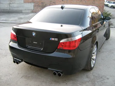 File:BMW M5 E60 (13922112756).jpg - Wikimedia Commons