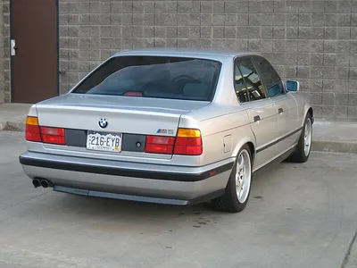 1989-1996 BMW E34 5 Series 4D Sedan Red/Clear Tail Lights – Unique Style  Racing