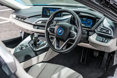 2019 BMW i8 Roadster Review: Ultra-Smooth, Ultra-Niche | Digital Trends
