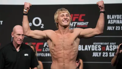 NEWSru.com :: Американский боец UFC сбрил волосы, чтобы попасть в  полулегкий вес