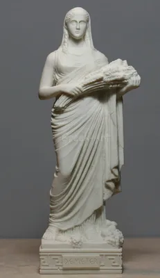 Зал Афины. Статуя богини Деметры. | Музей Эрмитаж (Центральный район) |  Фотопланета