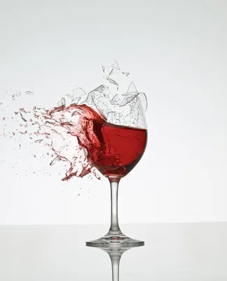 Бокал вина за обедом - признак хорошего тона👌 Два бокала вина - признак  хорошего настроения 🥰 За вином в 'Рыбное место'🍷 | Instagram
