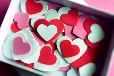 Открытки-кошельки «Я люблю тебя больше», сувениры на День святого Валентина  для него и сувениры для нее – лучшие товары в онлайн-магазине Джум Гик