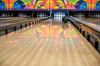 Renovated bowling alley, movie theater and entertainment center at Bayshore  opens
