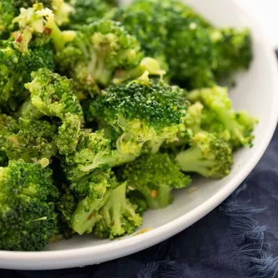 Sautéed Broccoli Recipe – WellPlated.com
