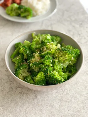 Easy Shrimp and Broccoli – A Couple Cooks