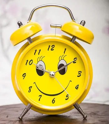 Часы будильник D-11,6 см Смайл жёлтый Эврика - купить в интернет-магазине  OZON с доставкой по России (166377819)