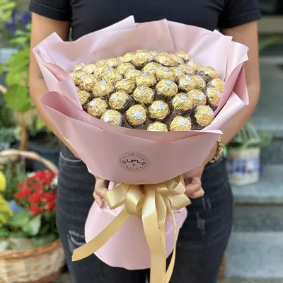 Букет из конфет Ferrero Rocher с мыльными розами купить в Краснодаре  недорого - доставка 24 часа
