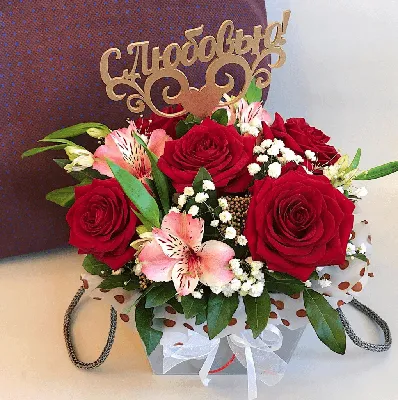Букет Для любимой из красных роз с доставкой в Санкт-Петербурге.