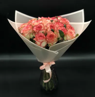 Обои цветы алые розы букет на рабочий стол