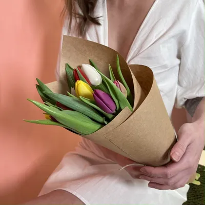 Букет из 25 тюльпанов купить в Элисте за 3,400 руб. – Низкая цена и быстрая  доставка | Заказать в интернет-магазине \"Love Flowers\"