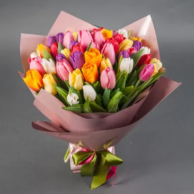 Букет из 125 белых и розовых тюльпанов купить в Туле с доставкой