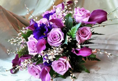 Букет для мамы из роз и хризантем – купить в Владивостоке с доставкой по  низкой цене в цветочном салоне