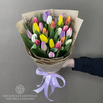 Заказать букет тюльпанами, нарциссами и кустовыми розами №k59 с доставкой  по Москве