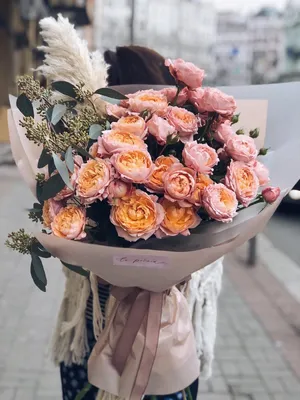 Милый букет цветов в шляпной коробке купить с доставкой по Томску: цена,  фото, отзывы.