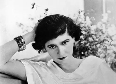 File:Coco Chanel, 1920.jpg - Wikipedia