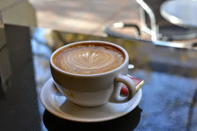 Чашка кофе зимы стоковое изображение. изображение насчитывающей питье -  58681229
