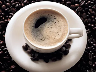 чашка кофе в кафе на столе сахар Cup coffee in cafe saucers spoon fingers  sugar Stock Photo | Adobe Stock