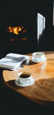 Чашка со сливками и кофе hd 8k обои фотографическое изображение | Премиум  Фото