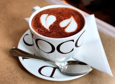 Вид на чашку кофе, изолированный на белом фоне с обтравочным контуром  Стоковое Изображение - изображение насчитывающей никто, кофеин: 157457079