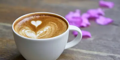 чашку кофе стоковое изображение. изображение насчитывающей кафе - 229174803