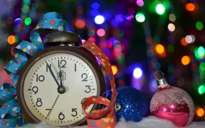 время празднования рождества, новый год 2019, рождесьвенские часы Stock  Photo | Adobe Stock