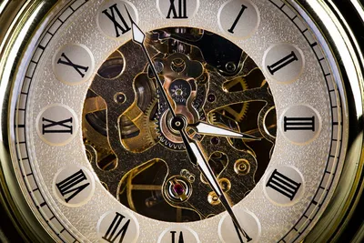 К чему снятся часы — что говорит сонник, если часы (наручные, настенные,  мужские и женские) потеряли, нашли, разбили или подарили во сне